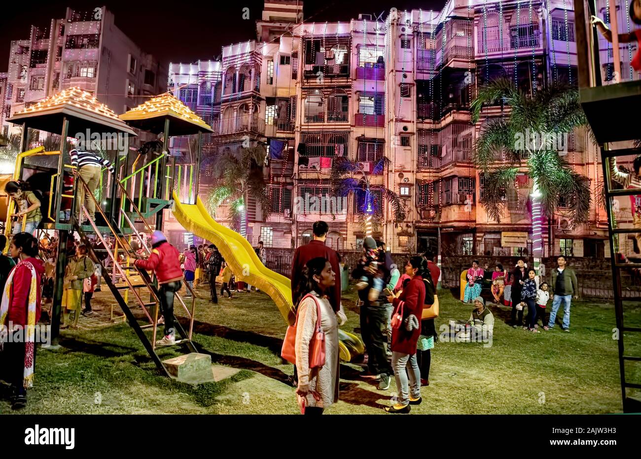 Natale - Capodanno,Sribhumi,Parco per bambini,l'illuminazione,gioco,MONTAGGIO,per,Chistmas,festival,2019 ,Kolkata,l'India, Foto Stock