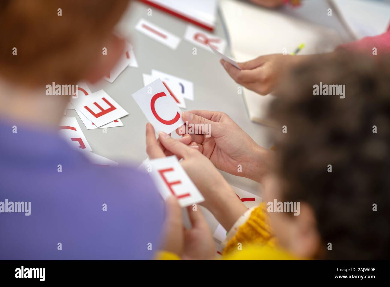 Scolari l apprendimento delle lingue straniere durante la lezione Foto Stock