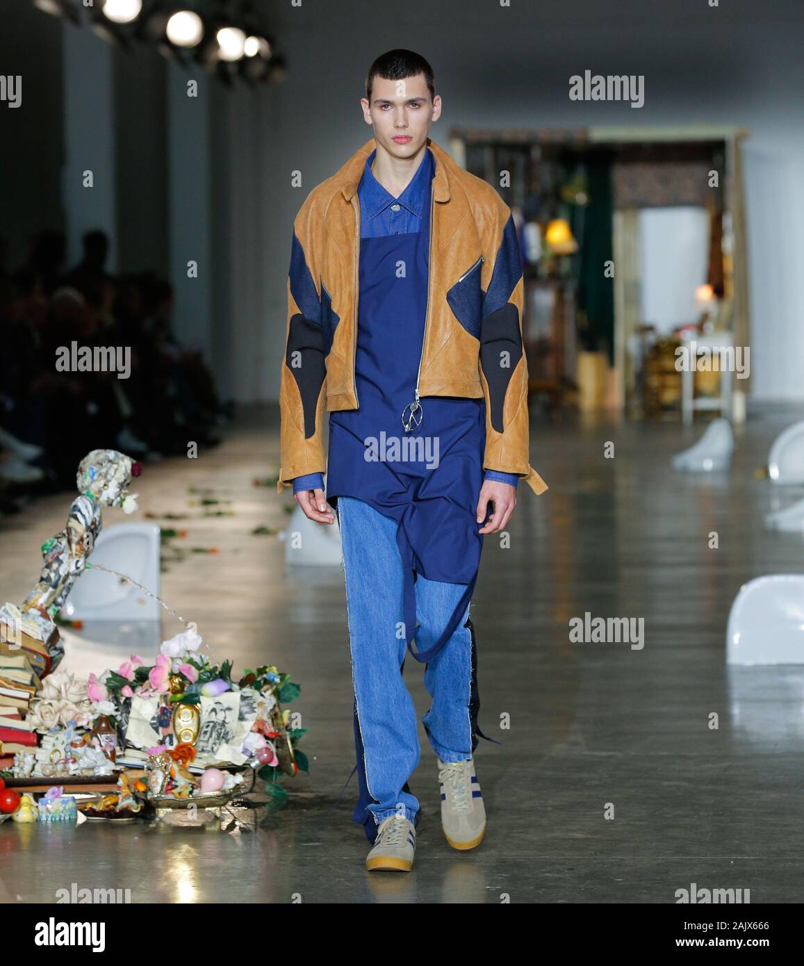 Londra, Regno Unito. Gen 5, 2020. Swedish menswear designer di moda per Götesson presentando la sua nuova collezione di moda presso la London Fashion Week Mens Autunno Inverno 2020 Autunno Inverno 2020 Credit: catwalking/piste/Alamy Live News Foto Stock