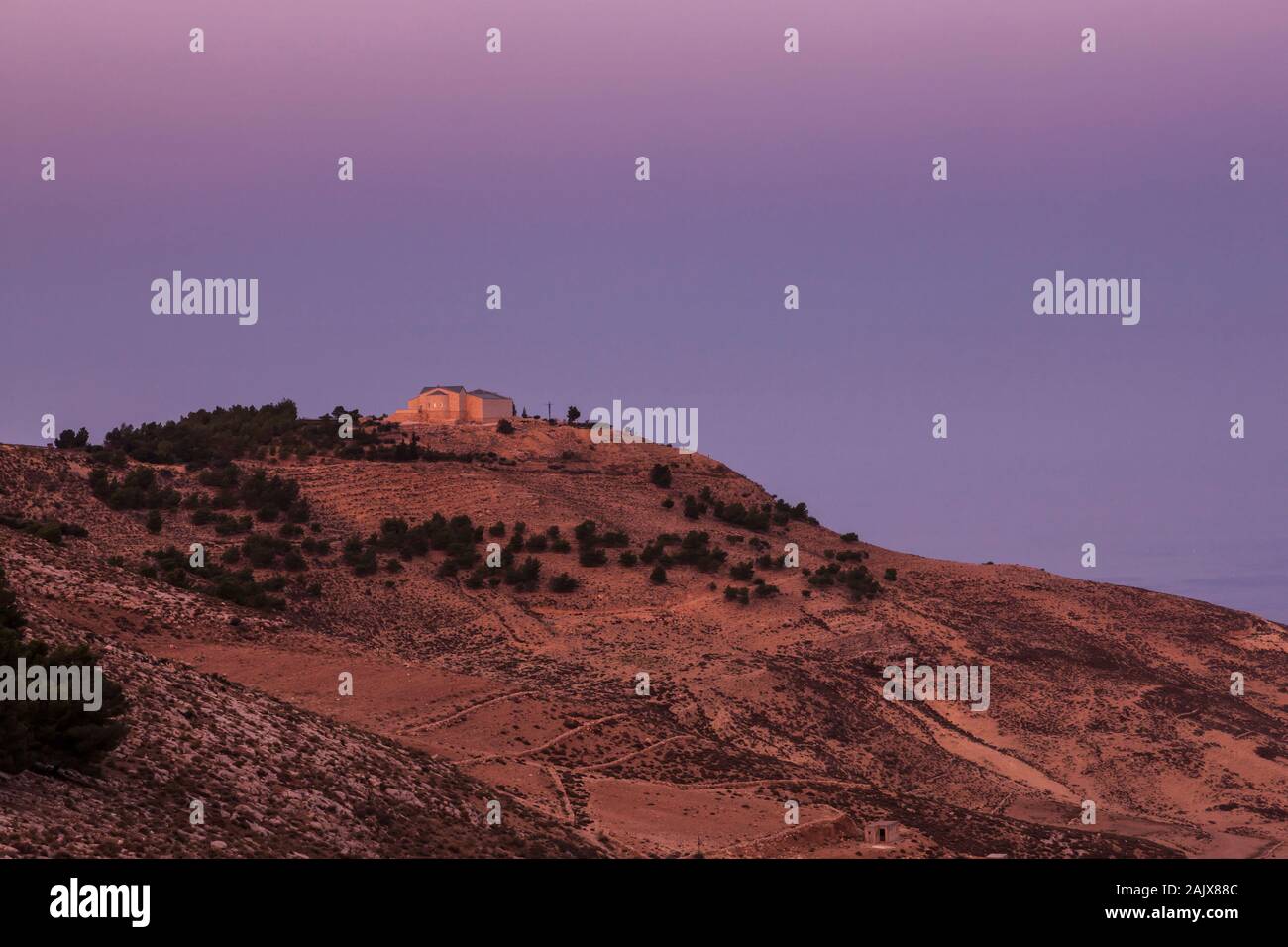 Monte Nebo, Moses Memorial Church vicino a Madaba, all'alba, Madaba, Giordania, Medio Oriente, Asia Foto Stock