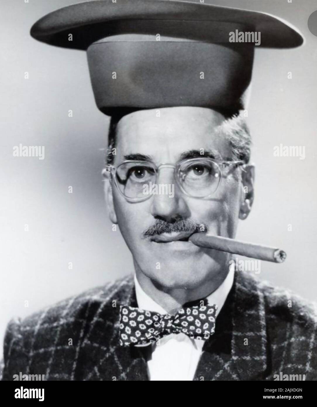 GROUCHO MARX (1890-1977) American comico e attore di cinema circa 1948 Foto Stock