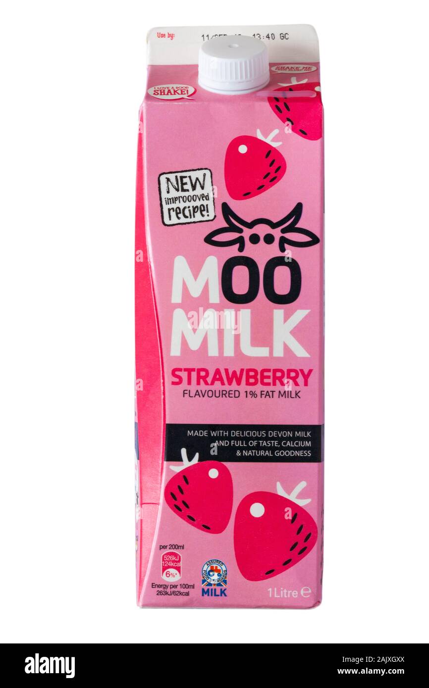 Scatola di cartone di latte Moo fragola 1% di grasso di latte effettuate con delizioso Devon latte e piena di gusto calcio & bontà naturale isolato su bianco Foto Stock
