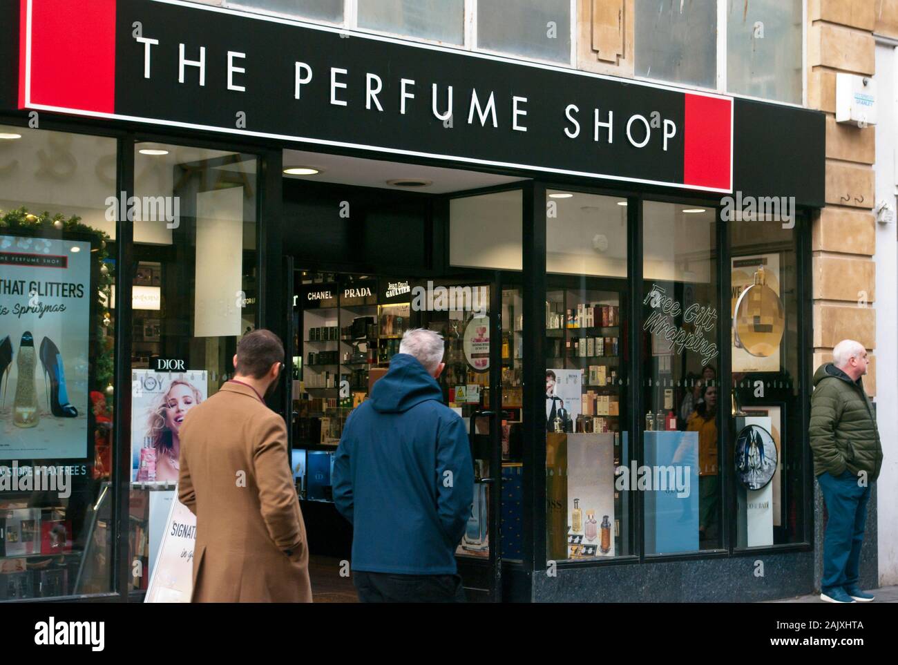 Perfume shop immagini e fotografie stock ad alta risoluzione - Alamy