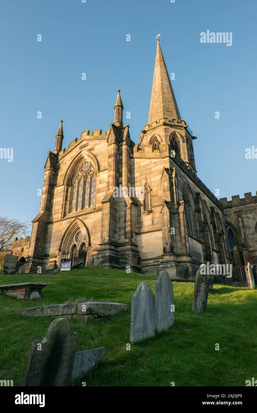 Chiesa di tutti i Santi, la chiesa parrocchiale della storica città mercato di Bakewell nel cuore del Peak District. Foto Stock