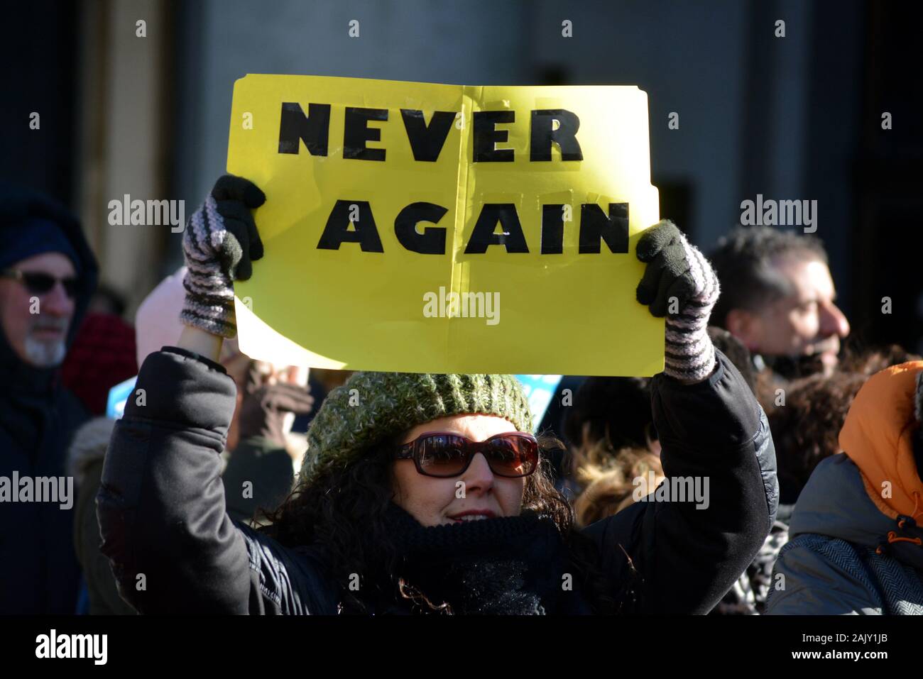 La solidarietà marzo contro l antisemitismo nella città di New York. Foto Stock