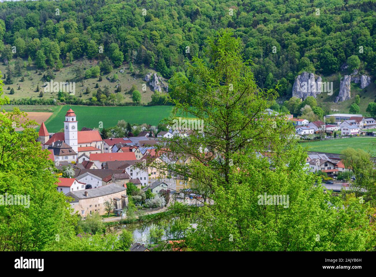 Dollnstein nel parco naturale di Altmühltal Foto Stock