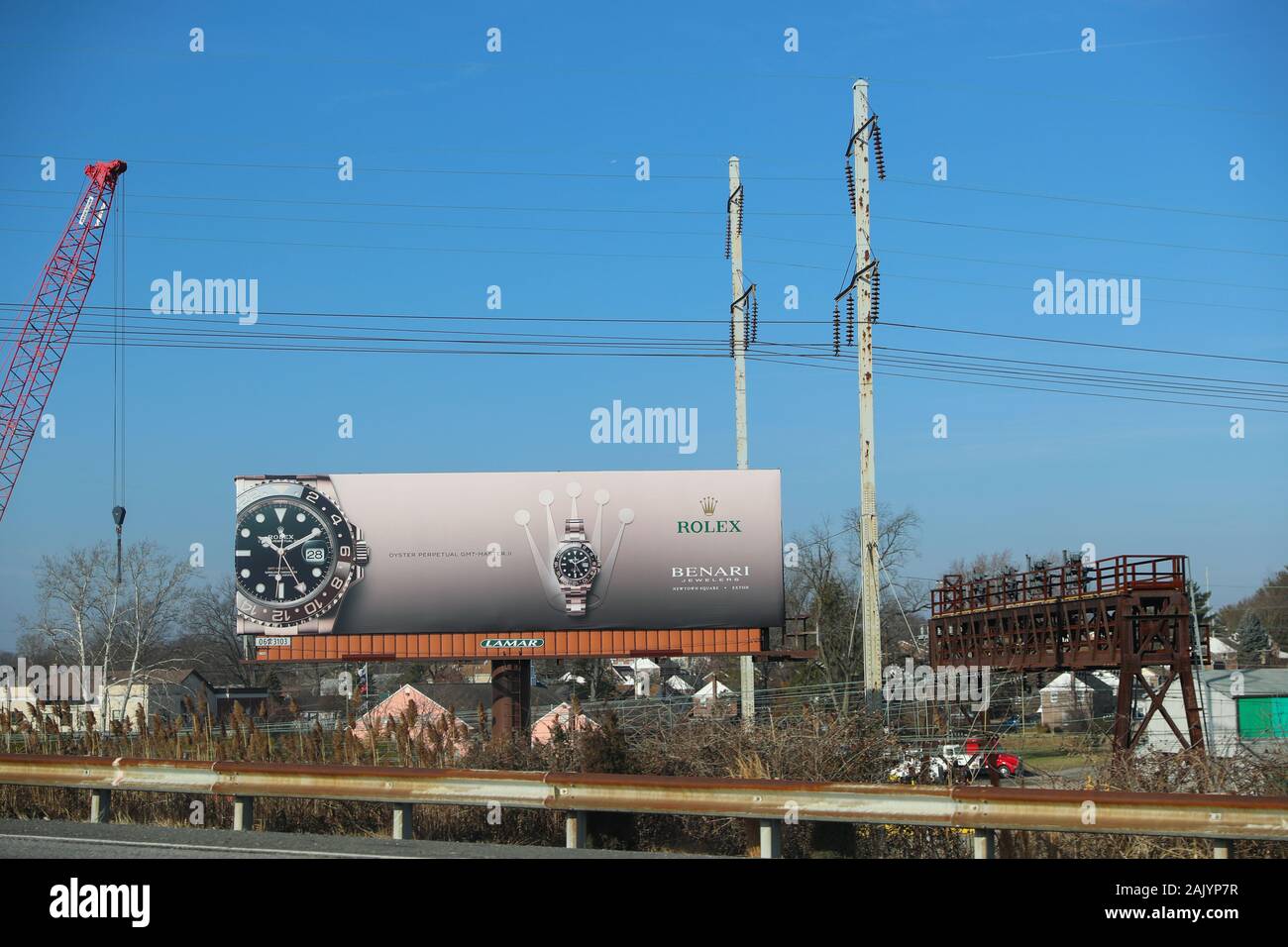 PRINCETON, NJ - 26 dicembre 2019:A cartelloni pubblicitari il logo Rolex che sull'autostrada. La Rolex è un lusso svizzero orologiaio - Immagine Foto Stock