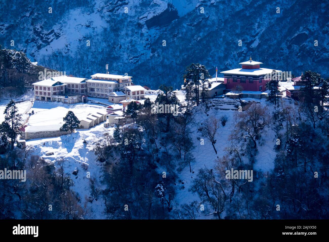 Monastero di Tengboche / Gompa nella regione del Khumbu del Nepal Himalaya in inverno la neve Foto Stock