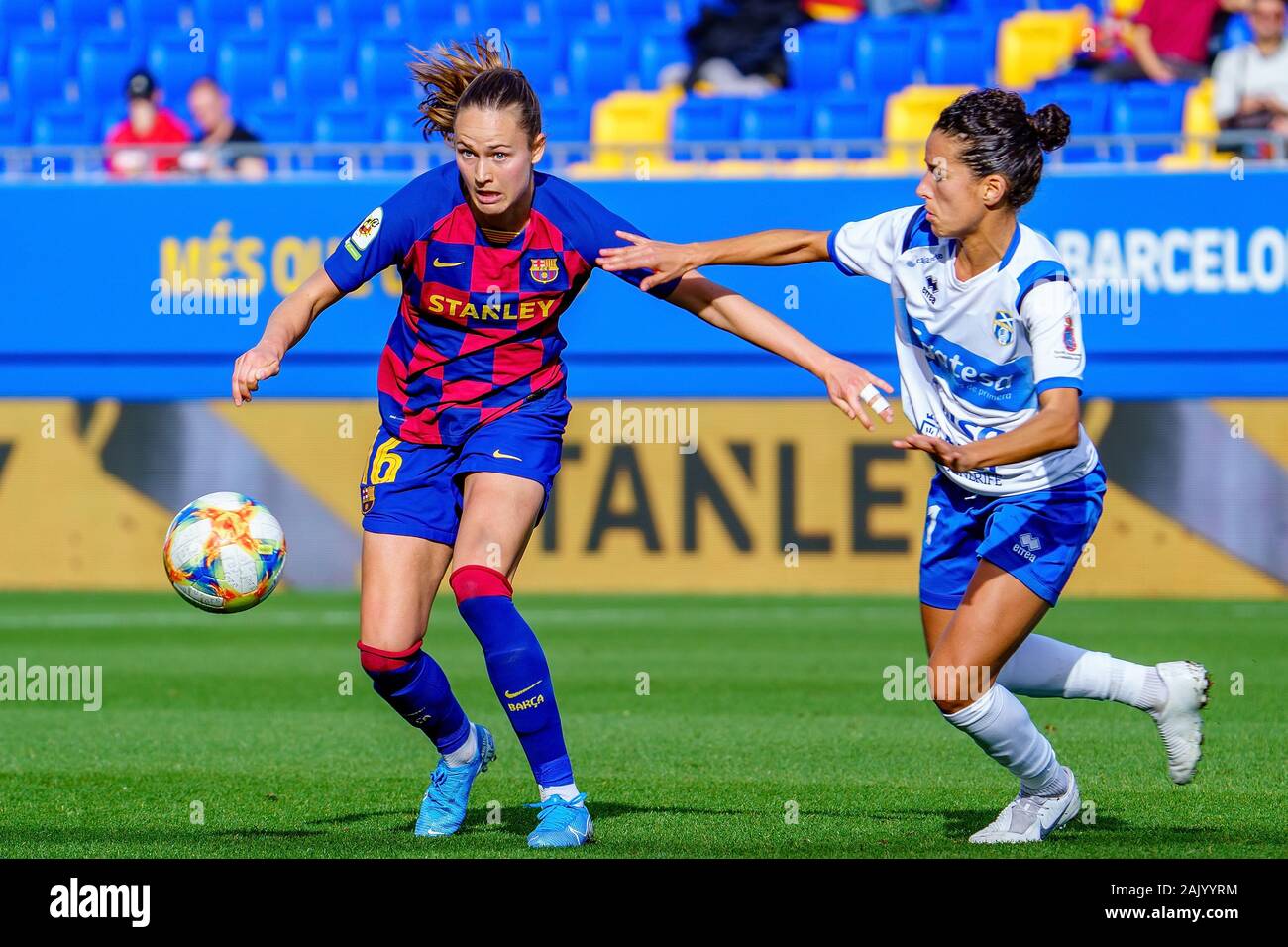 Barcellona - 21 dic: Caroline Hansen suona presso le donne spagnolo League match tra FC Barcelona femminile e Tenerife a Johan Cruyff Stadium on Foto Stock