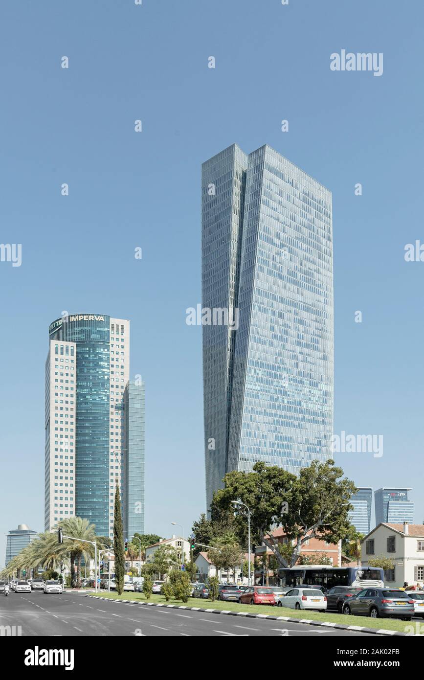 Sarona Azrieli Tower, da Moshe Tzur architetti e urbanisti, 2017, edificio più alto in Israele (238m). Tel Aviv, Tel Aviv, Israele. Architetto: vari Foto Stock