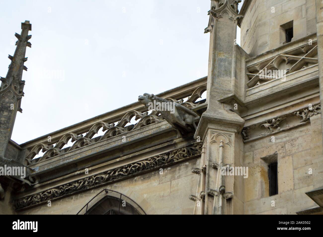 Gargoyle a La collégiale Notre-dame de Poissy Foto Stock