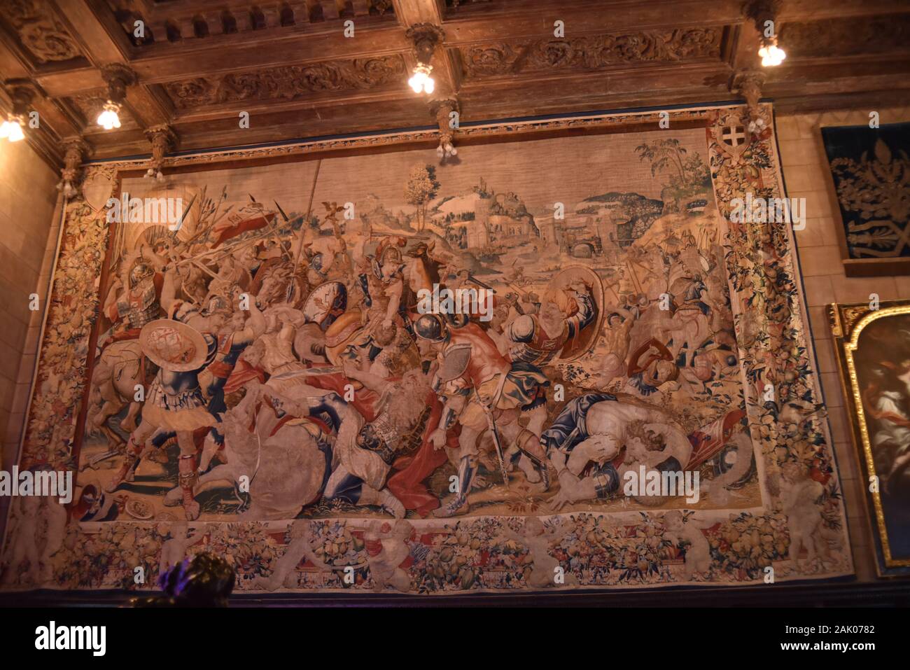 San Simeone, ca., U.S.A. Dicembre 6, 2017. William R. Il Castello di Hearst. San Simeon California membro Monumento Storico. Sala riunioni piena di arte Foto Stock