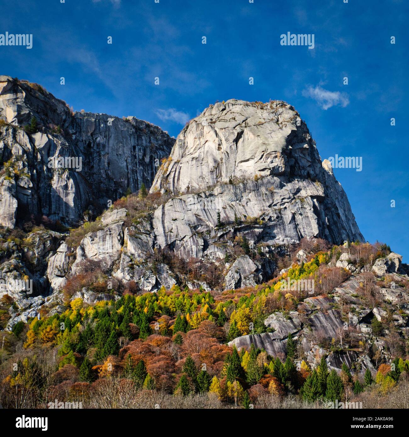 La foto è stata scattata in Val di Mello in autunno. Foto Stock