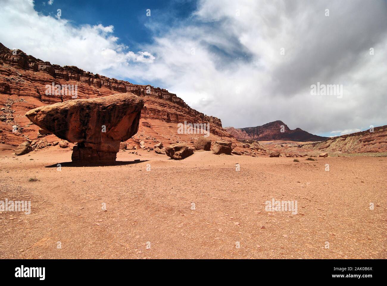 Formazioni rocciose equilibrate vicino al Marble Canyon Arizona Foto Stock