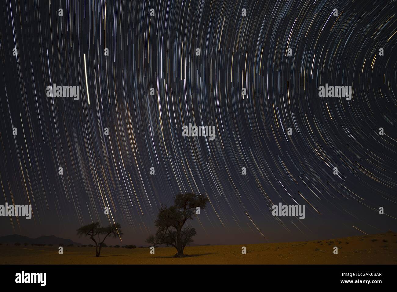 Sentieri stellati in Namib Rand, Namibia Foto Stock