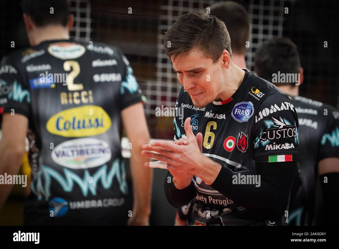 6 gennaio 2020, Perugia, Italia: robert quello (n.6 hitter spiker sir safety conad perugia) celebratesduring Test Match - Sir Safety Conad Perugia vs Skra Belchatow, Pallavolo Test Match in Perugia, Italia, 06 Gennaio 2020 - LPS/Loris Cerquiglini (credito Immagine: © Loris Cerquiglini/LPS tramite ZUMA filo) Foto Stock