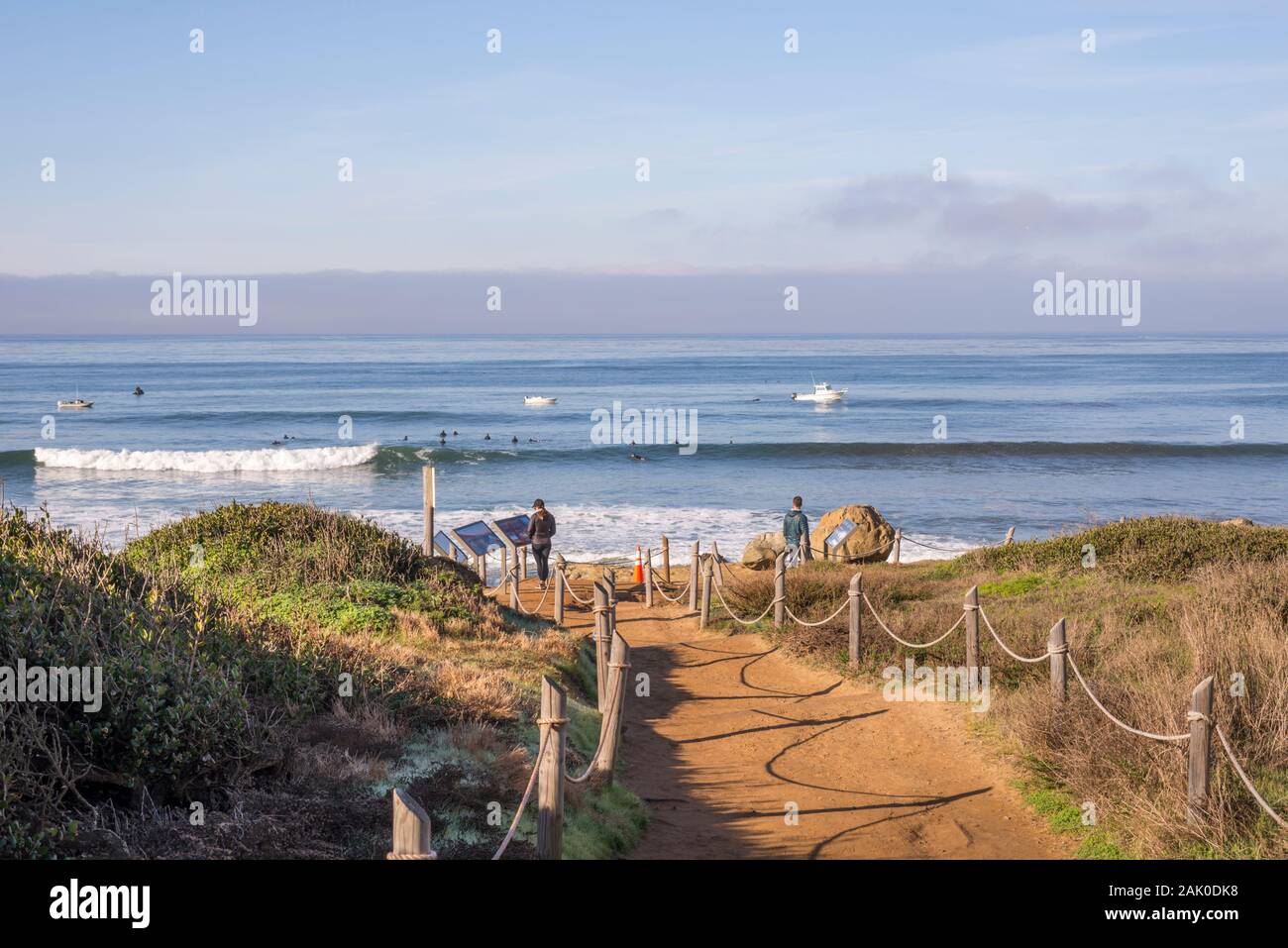 Coastal scena invernale presso il Cabrillo National Monument. San Diego, California, Stati Uniti d'America. Questa zona è appena al di sopra del punto di Loma pozze di marea. Foto Stock