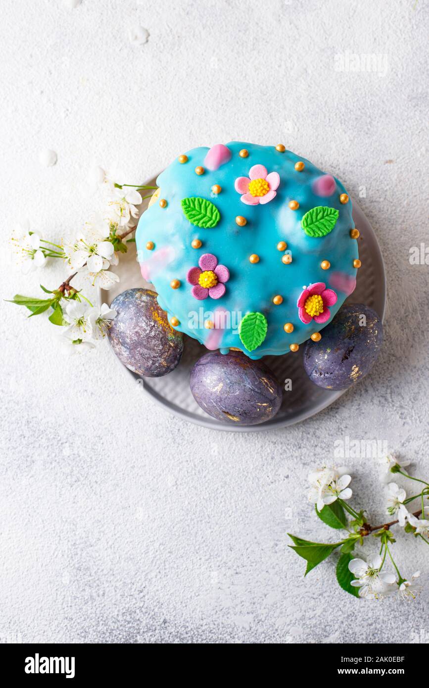 Tradizionale torta di Pasqua con topping Foto Stock