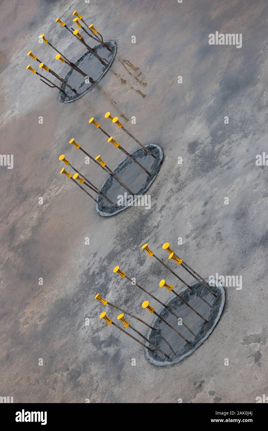 Base di fondazione in calcestruzzo con acciaio rinforzato Foto Stock