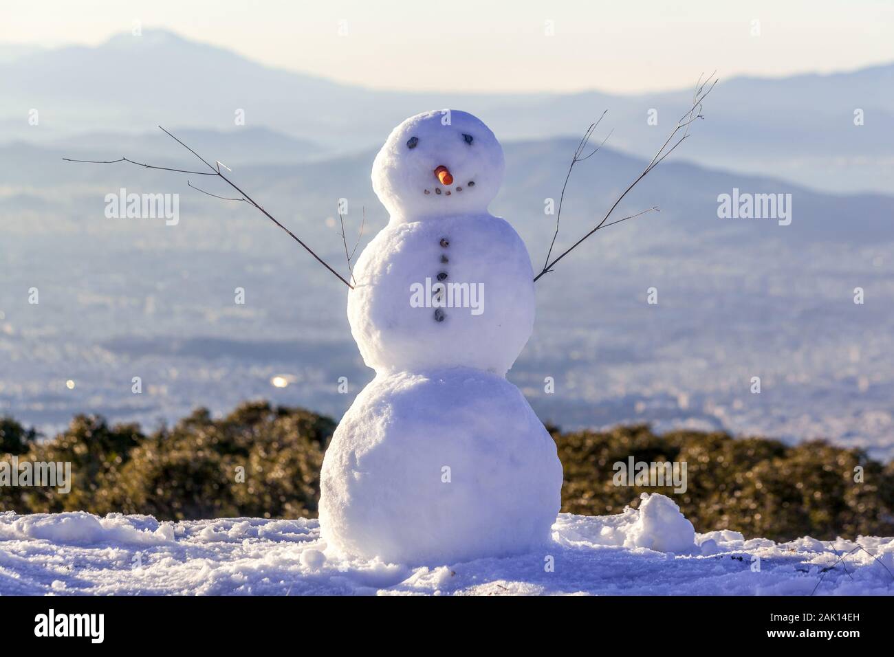 Pupazzo di neve sul monte Hymettus, Atene, Grecia, Europa Foto Stock