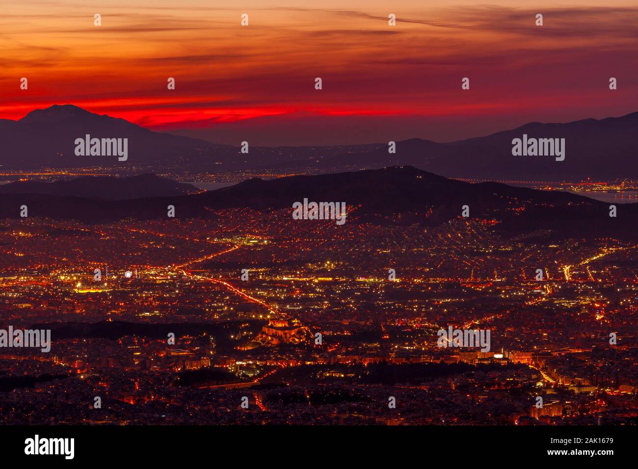 Tramonto durante il periodo invernale in Atene, Grecia, per l'Europa. Foto Stock