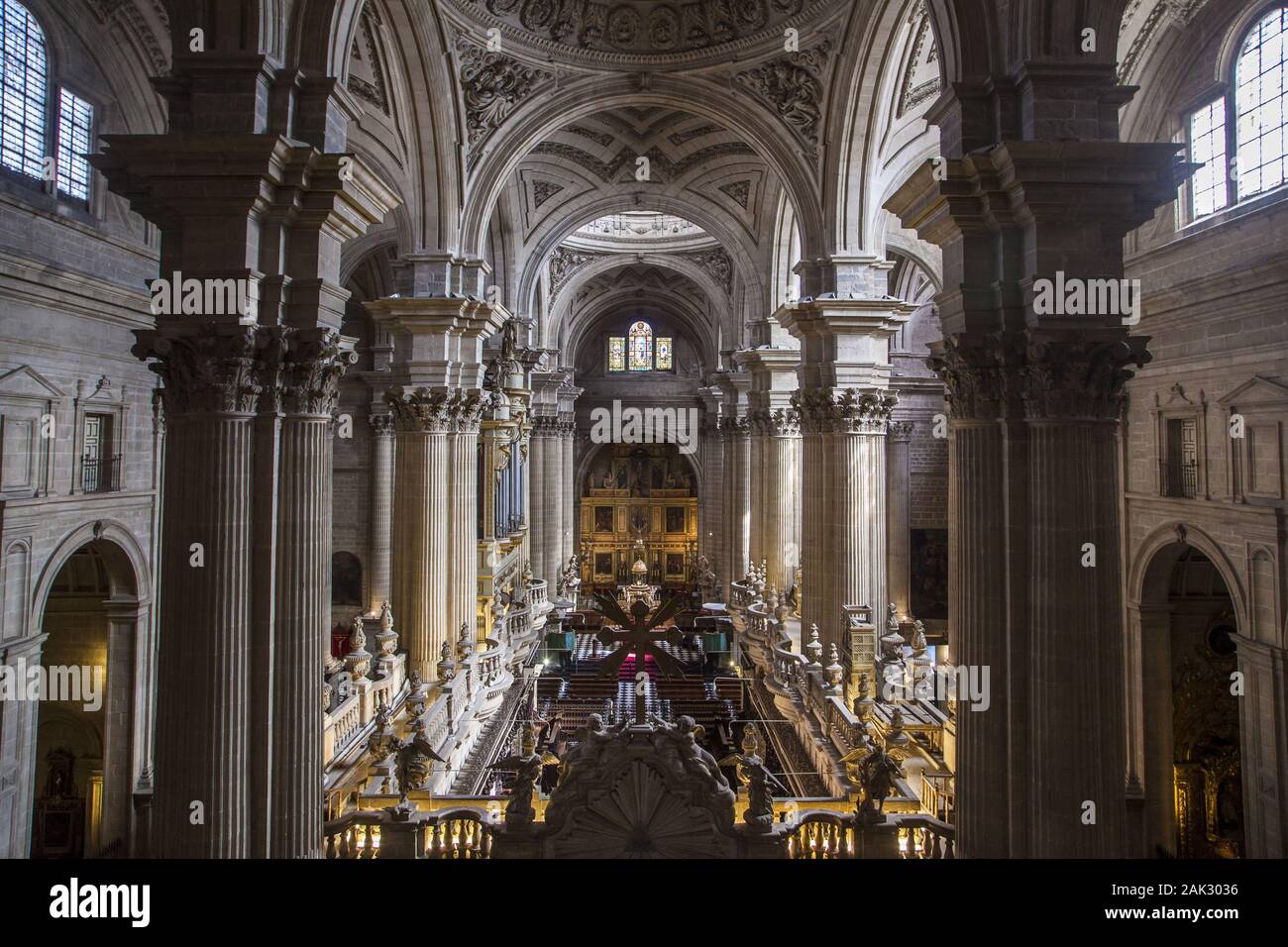 Provinz Jaen/Jaen Stadt: Kathedrale Santa Maria, Blick durch das Hauptschiff in den Chor, Andalusien | Utilizzo di tutto il mondo Foto Stock