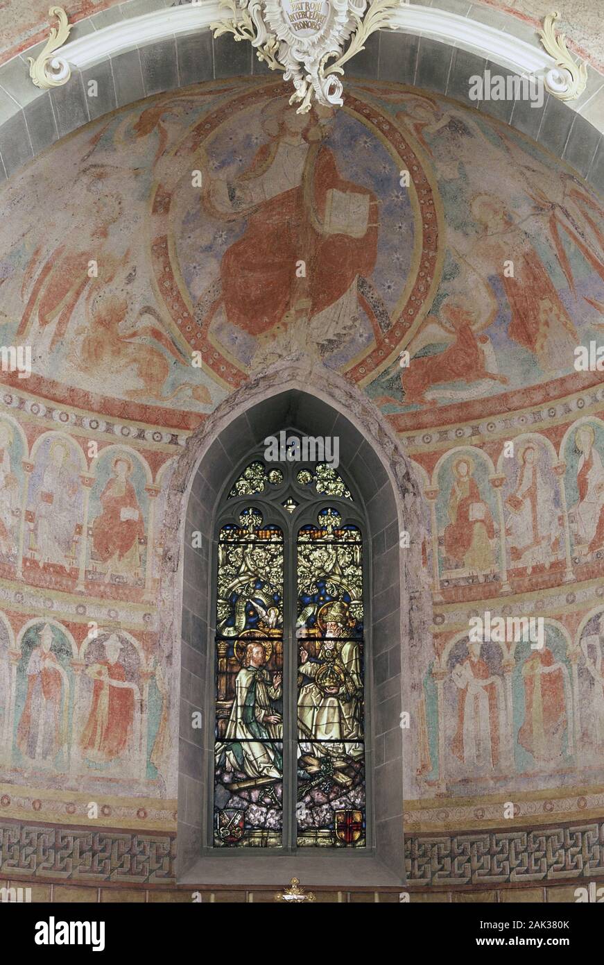 Muro medievale dipinti decorano la chiesa collegiata di San Pietro e Paolo nel quartiere di Niederzell sull'isola di Reichenau. I dipinti murali Foto Stock