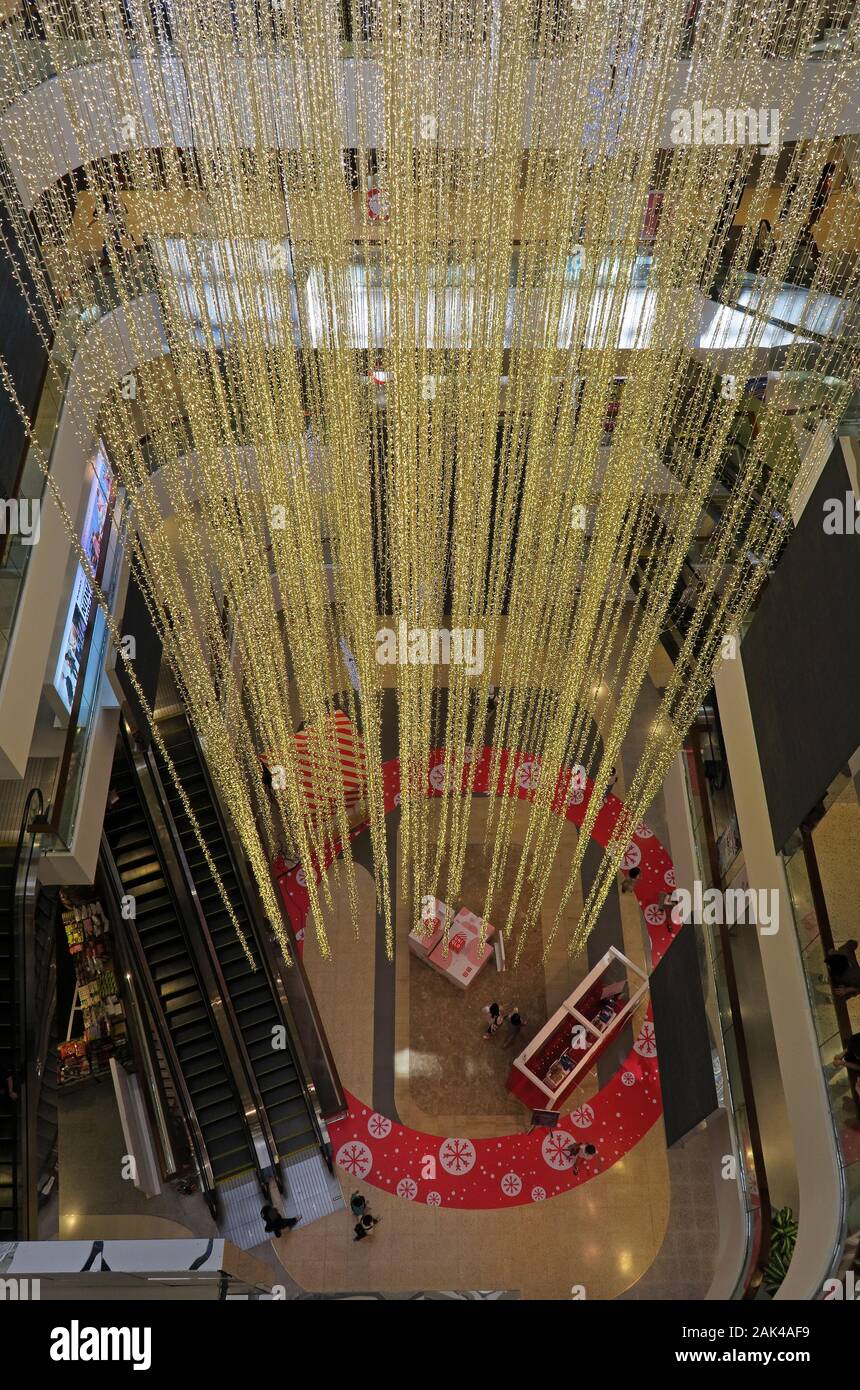 Bangkok, Thailandia - 2020.01.01: vista nell'atrio del central world shopping mall a ratchaprasong Foto Stock