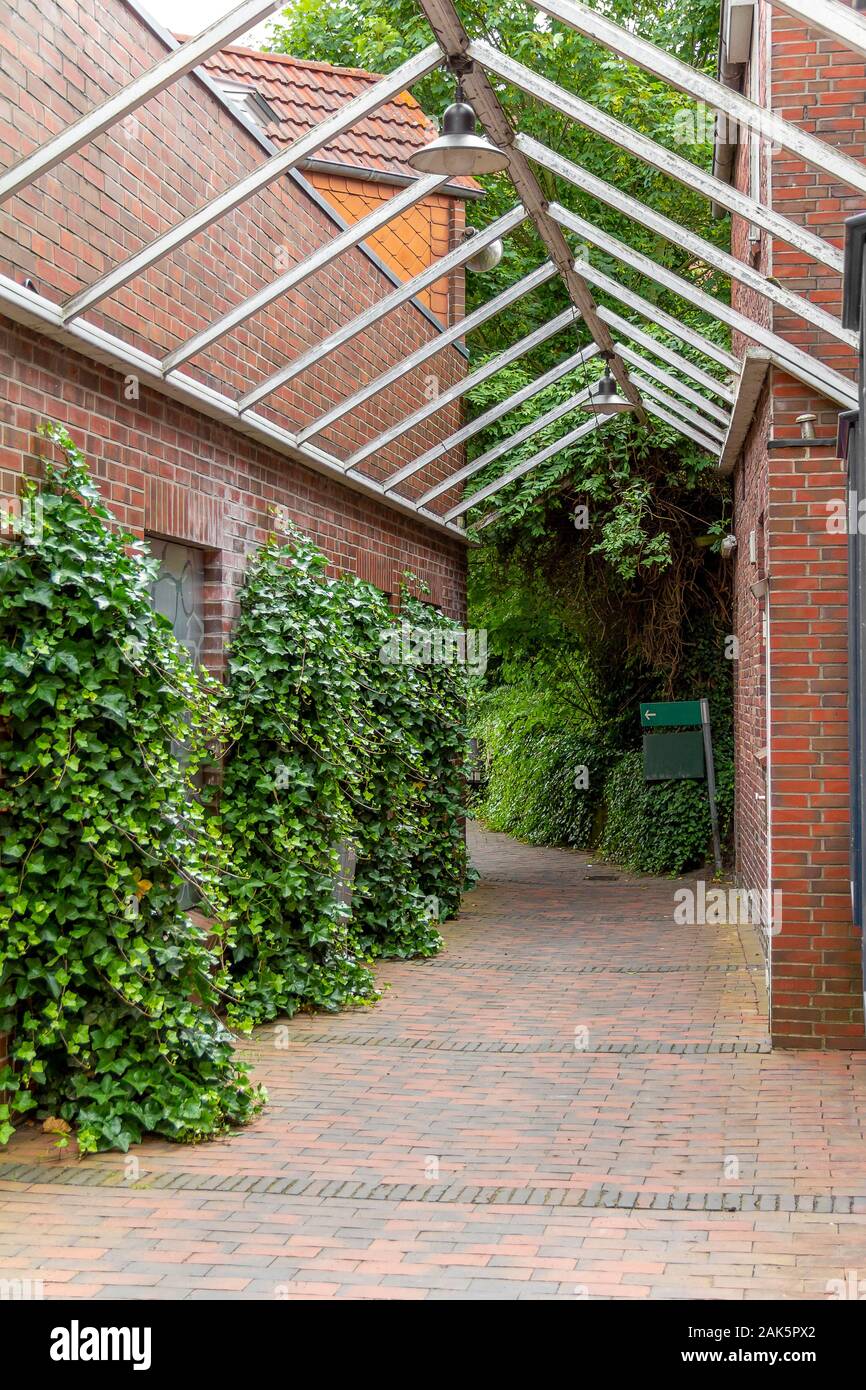 Impressione di una città denominata Jever che si trova in Frisia orientale nella Germania settentrionale Foto Stock