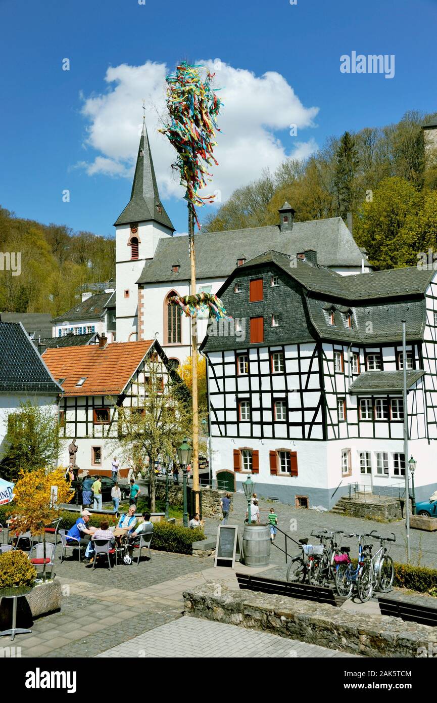 Blankenheim: Ortskern mit S. Mariae assunta, Eifel | Utilizzo di tutto il mondo Foto Stock