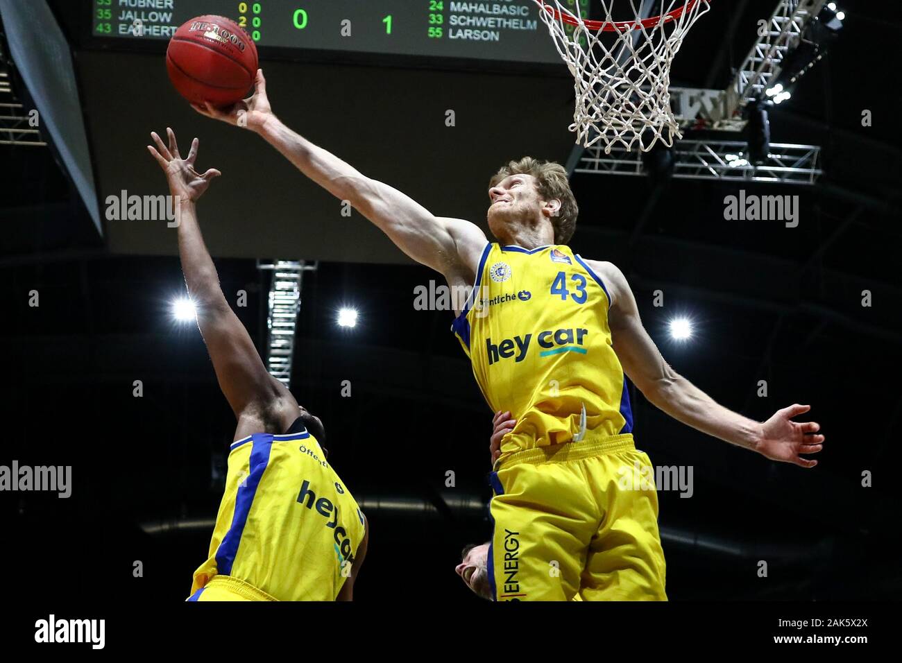 Braunschweig, Germania, 30 Dicembre 2019: Scott Eatherton di Lowen Braunschweig in azione durante la BBL Basket Bundesliga corrispondono Foto Stock
