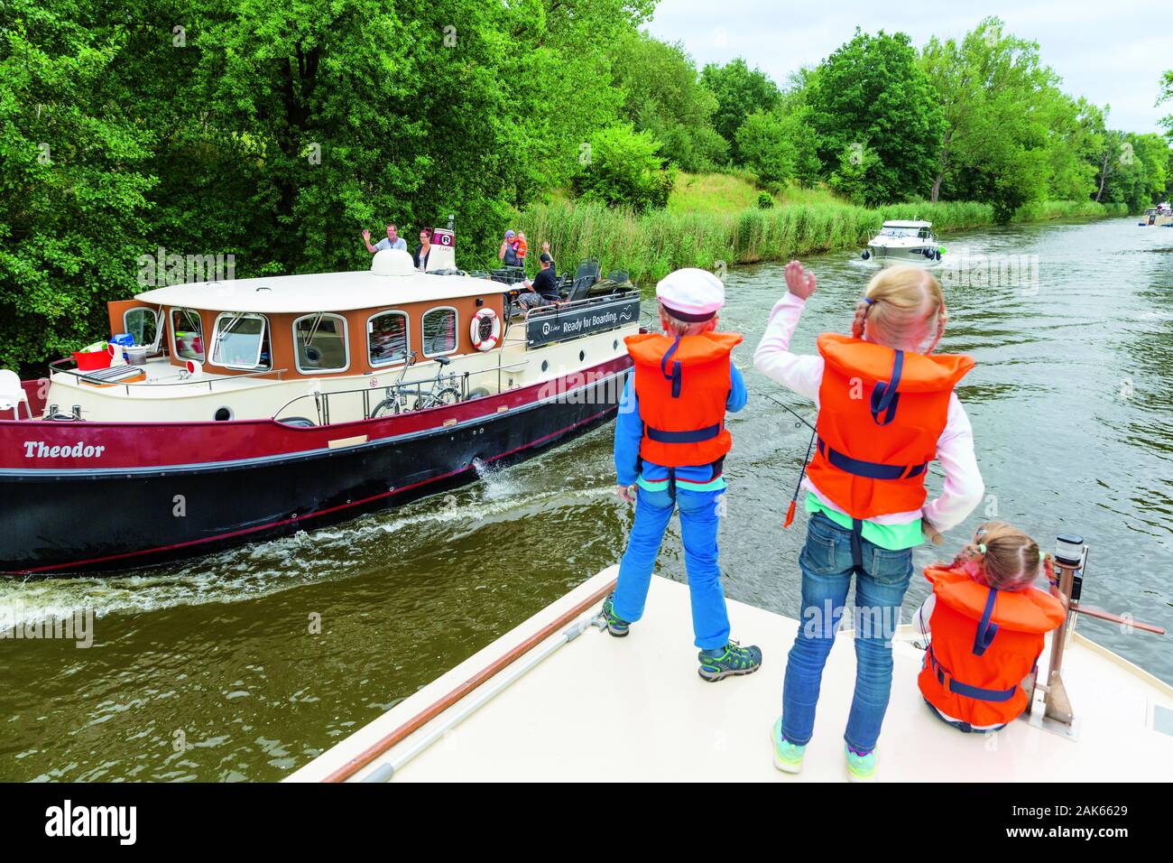 Hausboot auf einem Kanal suedlich der Mueritz, Mecklenburgische visto | Utilizzo di tutto il mondo Foto Stock