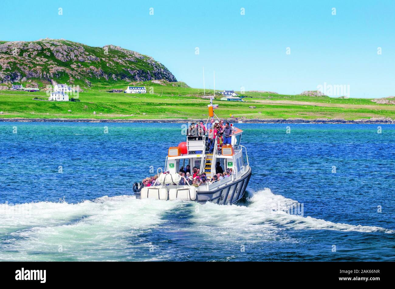 Insel Iona: Boot vor der Kueste bei Baile Mor, Schottland | Utilizzo di tutto il mondo Foto Stock