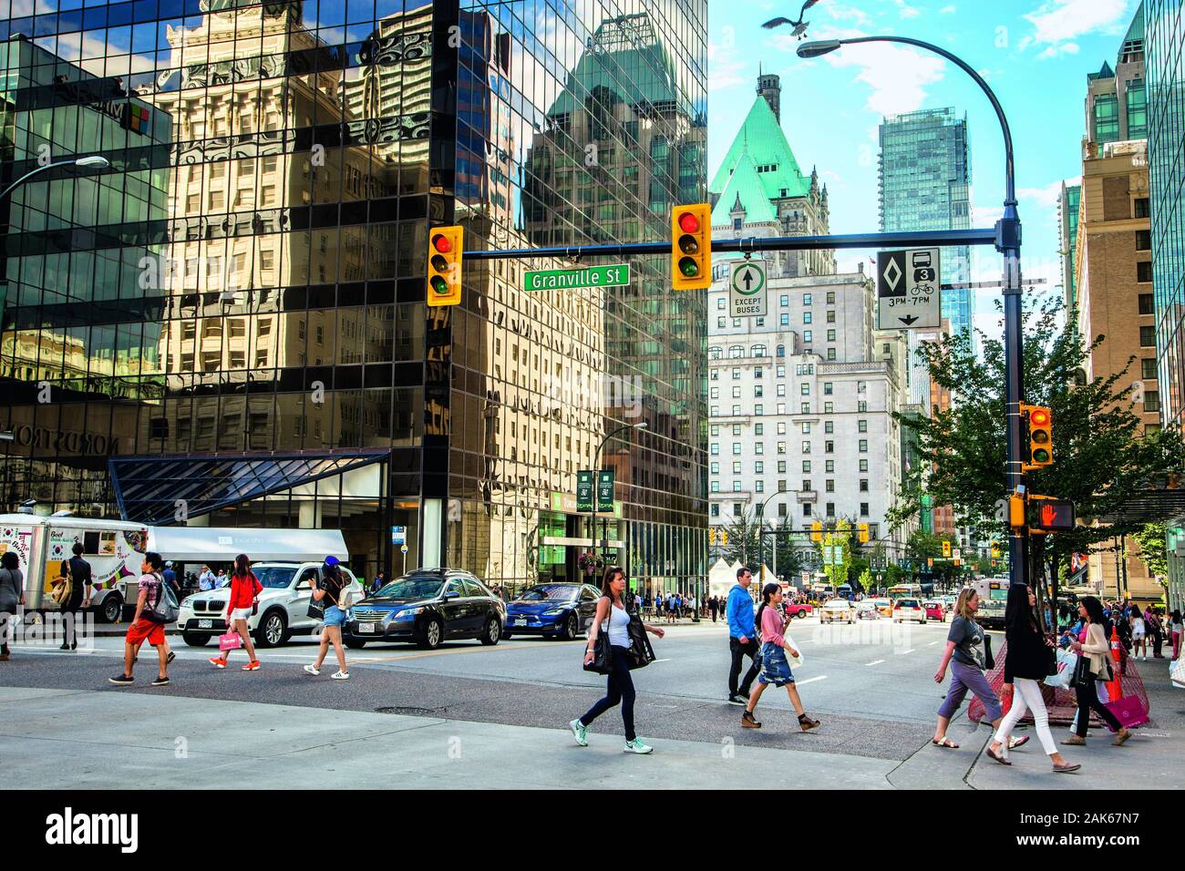 Britisch Kolumbien: Vancouver, Georgia Street/Ecke Granville Street, Kanada Westen | Utilizzo di tutto il mondo Foto Stock