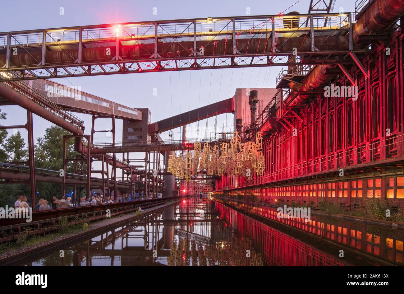 Essen: UNESCO-Welterbe Zollverein, ehemals groesste Steinkohlenzeche der Welt, Beleuchtung zur ExtraSchicht - Nacht der Industriekultur, Ruhrgebiet | Foto Stock