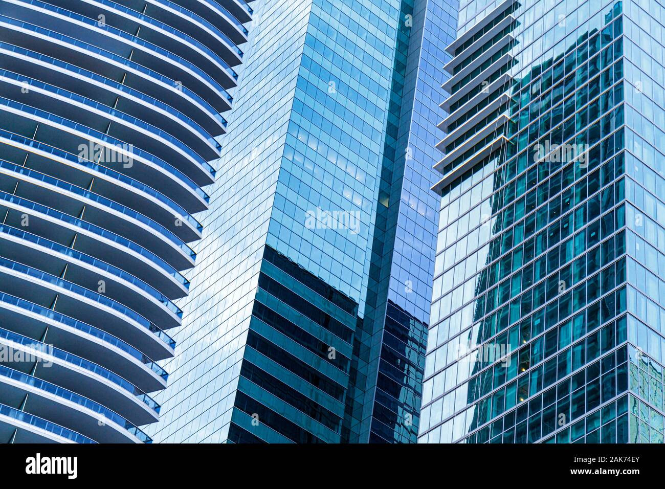 Miami Florida, Brickell District, grattacieli grattacieli edifici condominio appartamenti residenziali alloggio, balconi, off Foto Stock