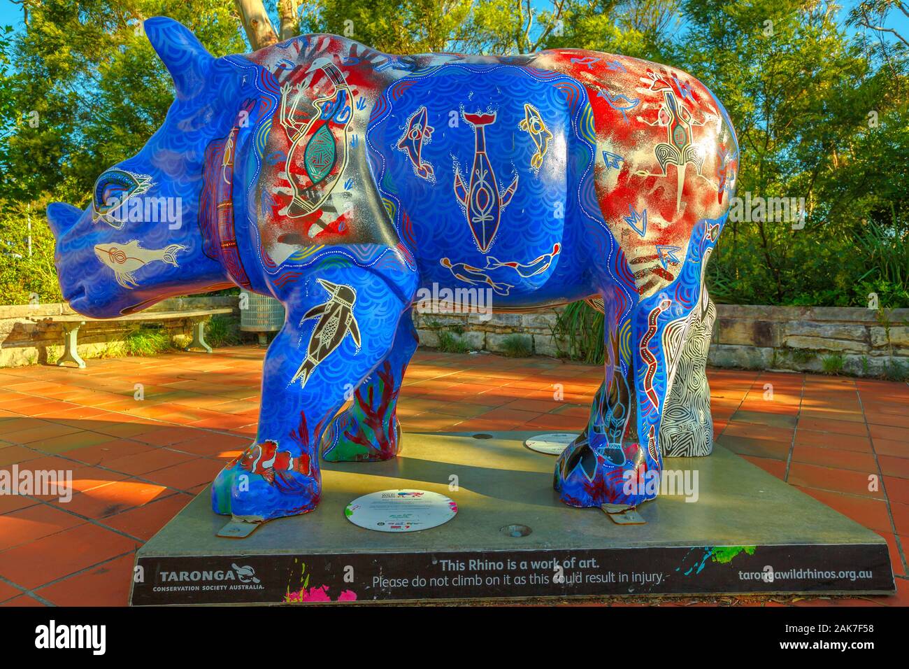 Sydney, Nuovo Galles del Sud, Australia - 30 DIC 2014: closeup selvatiche di Rhino scultura commissionata dal Taronga Western Plains Zoo in area di Katoomba Foto Stock