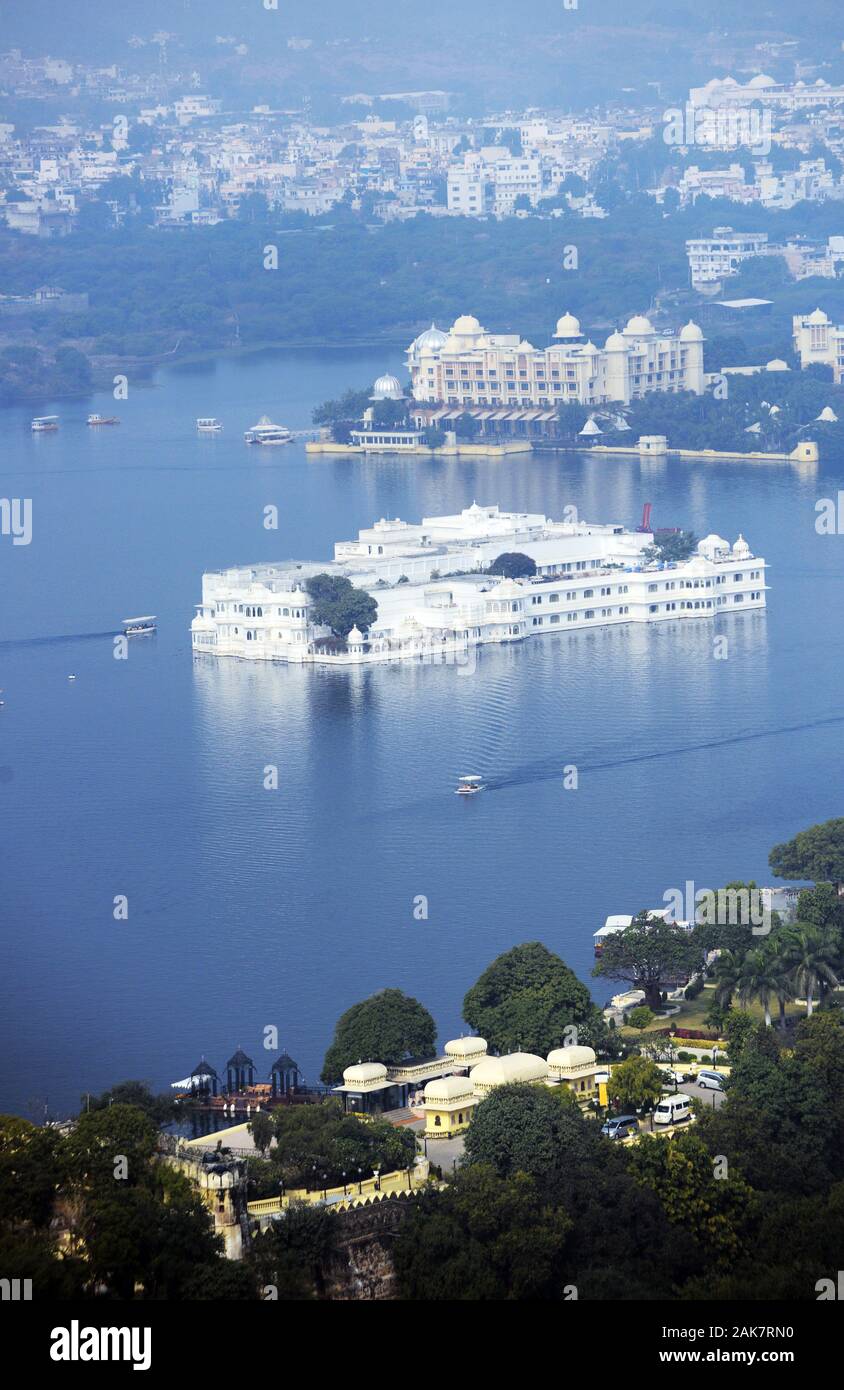 Il Bellissimo Lake Palace Sul Lago Pichola, Udaipur, India. Foto Stock