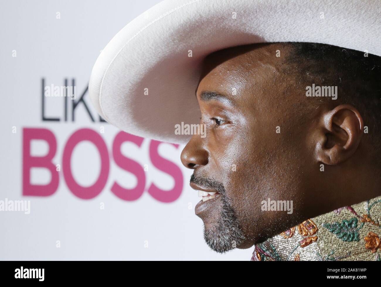 New York, Stati Uniti. 07Th gen, 2020. Billy Porter arriva sul tappeto rosso alla premiere mondiale di 'come un Boss' al teatro SVA Martedì, 7 gennaio 2020 nella città di New York. Foto di Giovanni Angelillo/UPI Credito: UPI/Alamy Live News Foto Stock