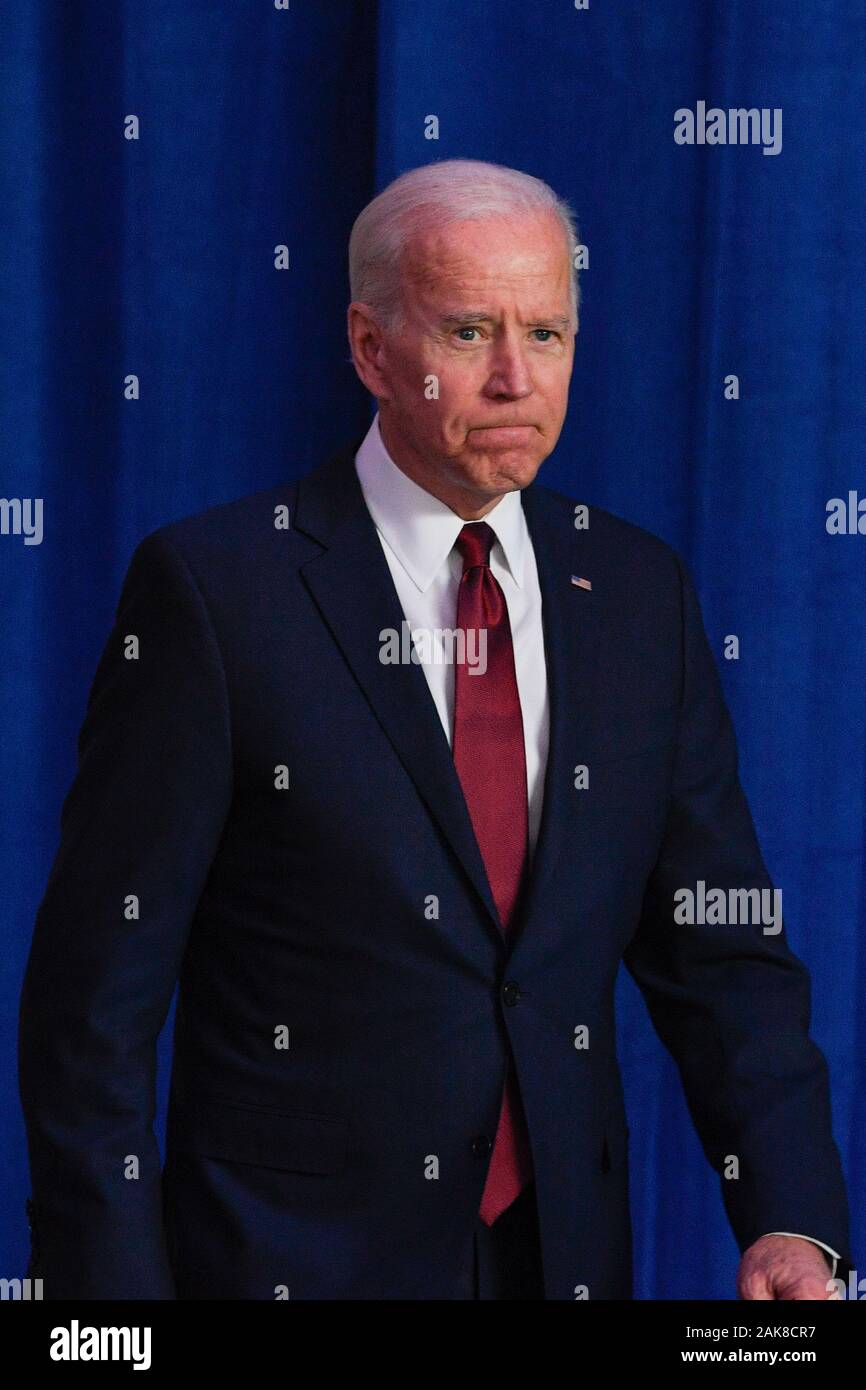 NEW YORK, NY - Gennaio 07, 2020: candidato presidenziale democratico, ex Vice presidente Joe Biden offre la politica estera dichiarazione in Moli Chelsea. Foto Stock