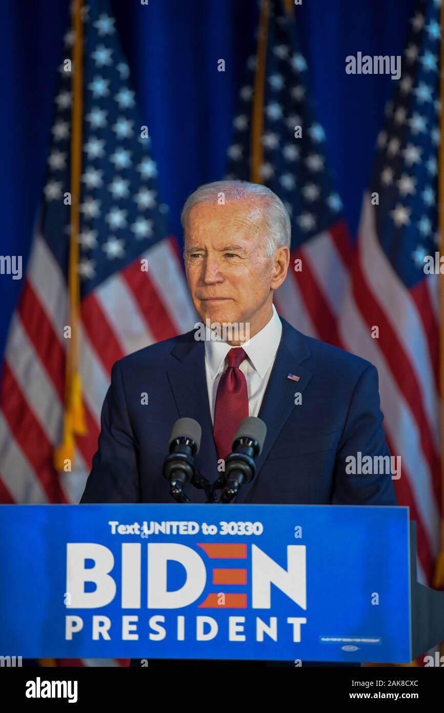 NEW YORK, NY - Gennaio 07, 2020: candidato presidenziale democratico, ex Vice presidente Joe Biden offre la politica estera dichiarazione in Moli Chelsea. Foto Stock