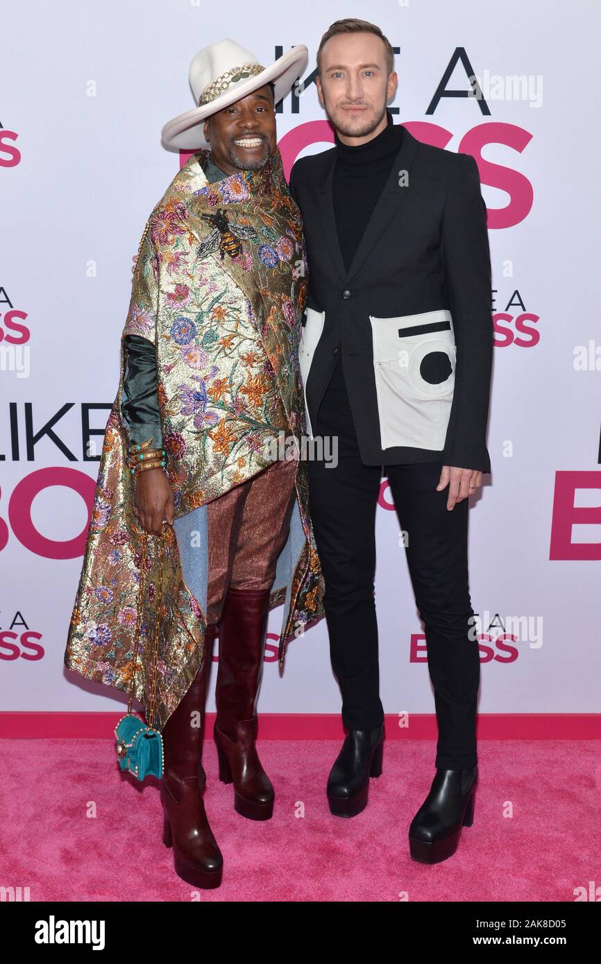 (L-R) attore Billy Porter e Adam Smith assistere "come un boss" New York City Premiere al SVA Theatre di New York, NY, 7 gennaio 2020. (Foto di Antonio Behar/Sipa USA) Foto Stock
