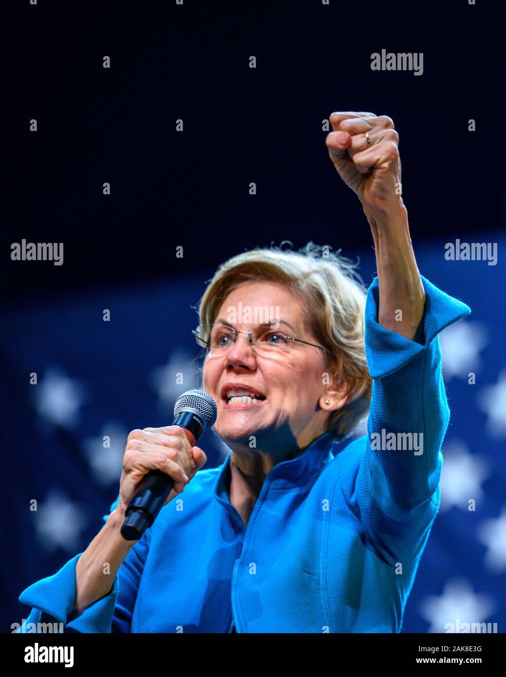 New York, Stati Uniti d'America, 7 gennaio 2020. Noi il senatore e candidato presidenziale Elizabeth Warren affronta una campagna al rally di Brooklyn Kings Theatre di New York. Credito: Enrique Shore/Alamy Live News Foto Stock