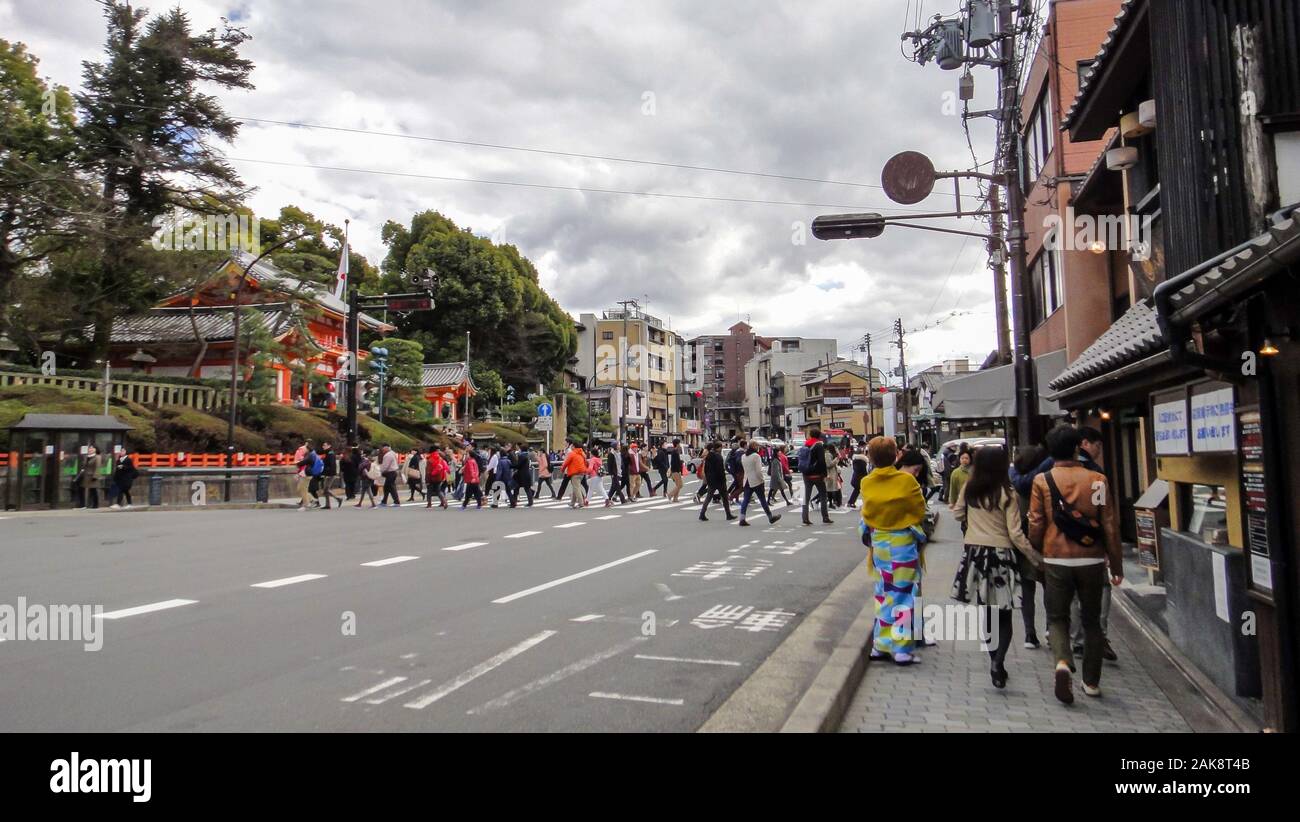 Yasaka o Gion Santuario. Il santuario Yasaka è uno dei più famosi santuari in Kyoto tra il quartiere di Gion e Higashiyama District. Foto Stock