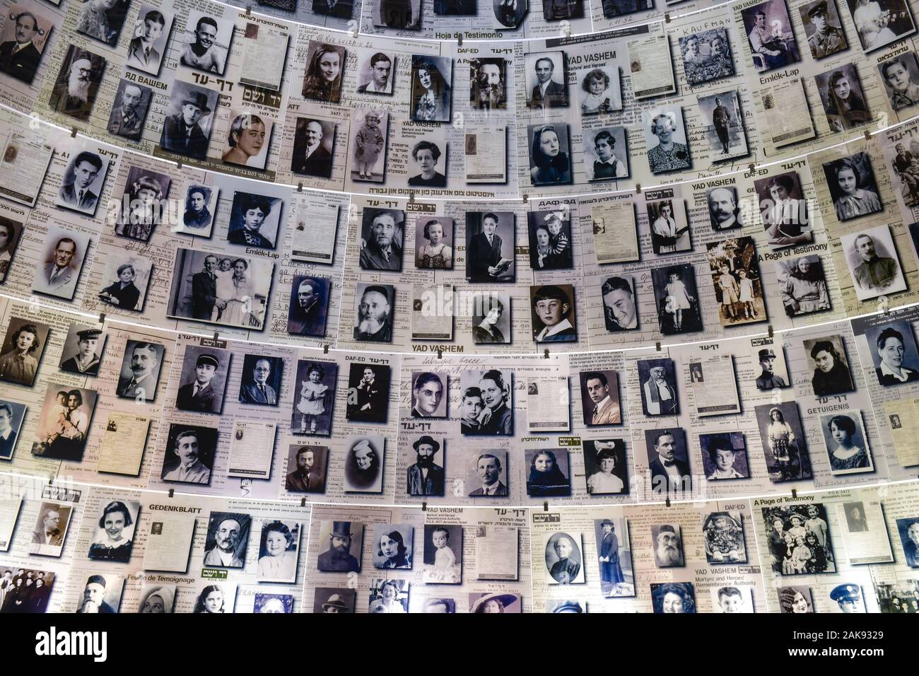 Halle der Namen, Holocaust-Gedenkstätte Yad Vashem di Gerusalemme, Israele Foto Stock