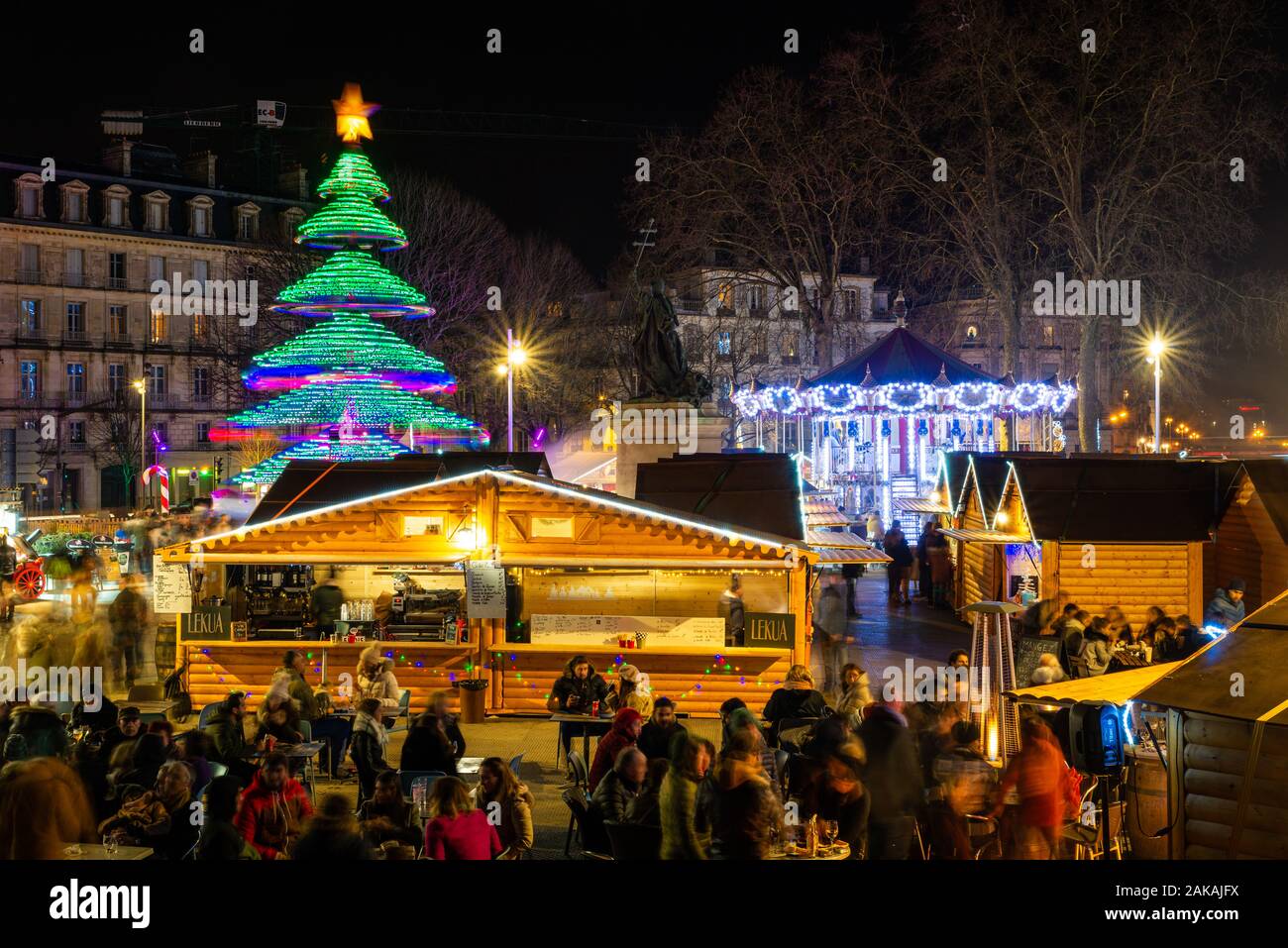 Il Bayonne mercatino di Natale di notte, Francia Foto Stock