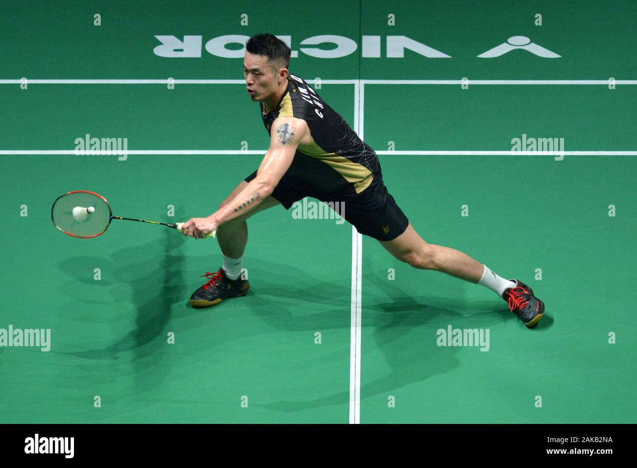 Kuala Lumpur, Malesia. Gen 8, 2020. Lin Dan di Cina compete durante gli uomini singoli match di primo turno contro Jan O Jorgensen della Danimarca in Malesia Masters 2020 Torneo di badminton a Kuala Lumpur, Malaysia, 8 gennaio, 2020. Credito: Chong Voon Chung/Xinhua/Alamy Live News Foto Stock