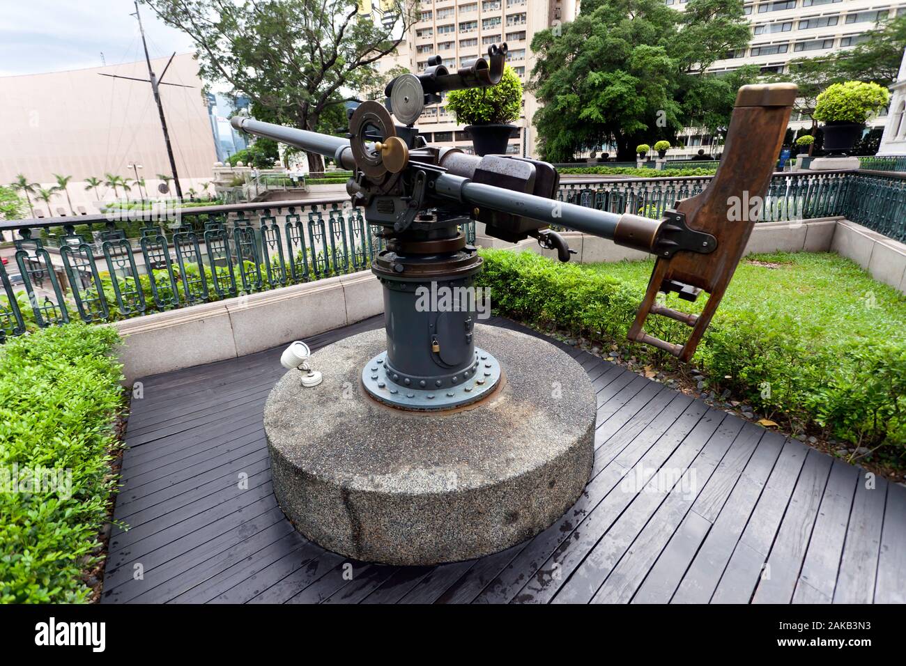 Una tre-pounder Hotchkiss quick-pistola sparo all'ex Marine Questura di Hong Kong Foto Stock