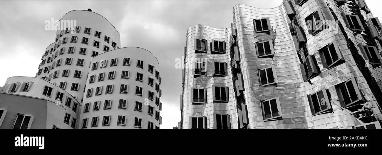 Gehry edifici di Media Harbour a Dusseldorf, Nord Reno-Westfalia, Germania Foto Stock