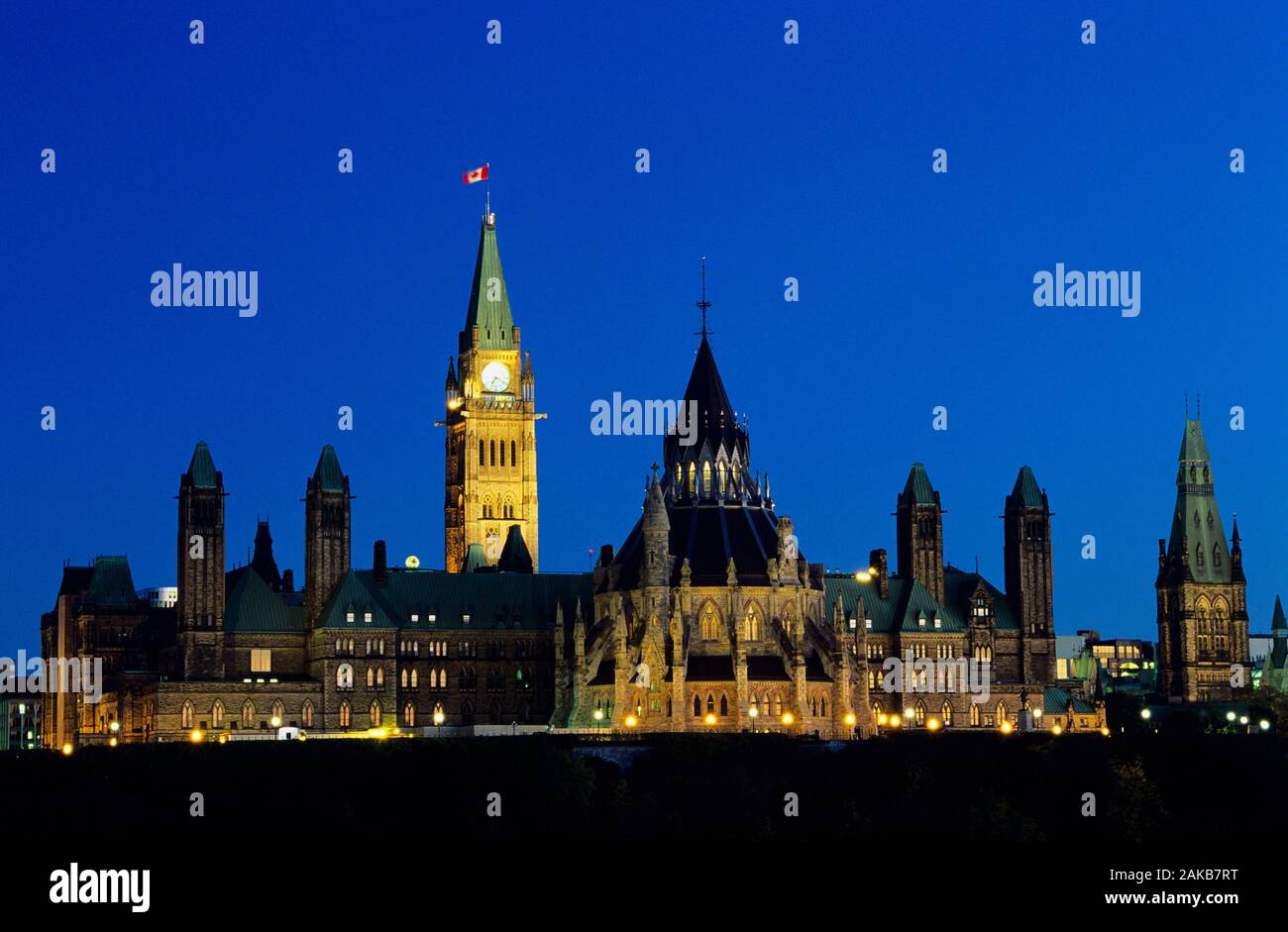 Parlamento canadese esterno dell'edificio di notte, Ottawa, Ontario, Canada Foto Stock